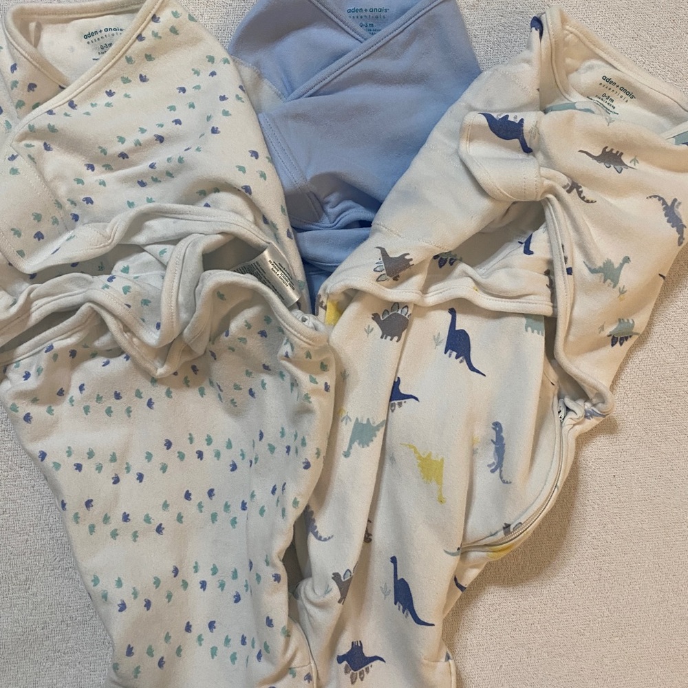 aden + anais Essentials Easy Wrap Swaddle, Dino-rama